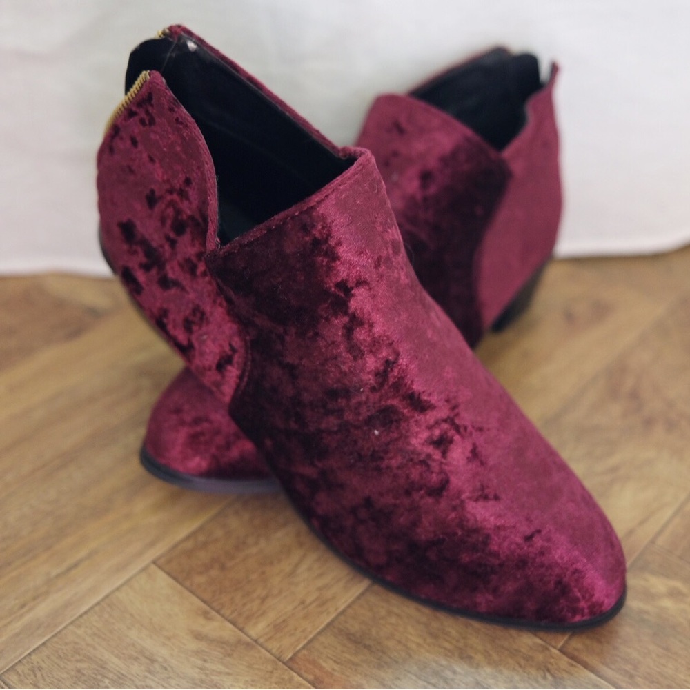 Crushed velvet booties size 9 Mata